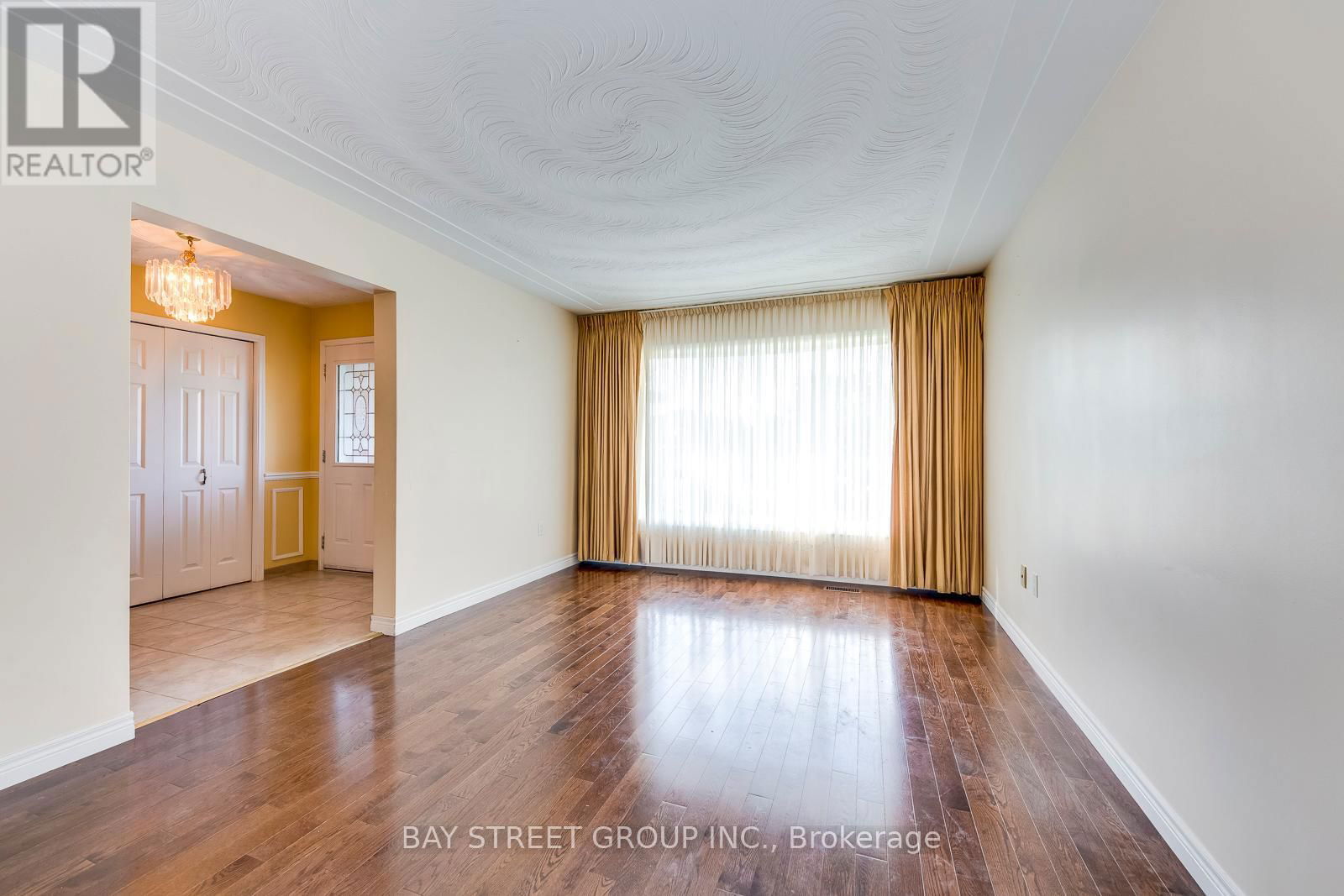55 MILANO COURT Image 6