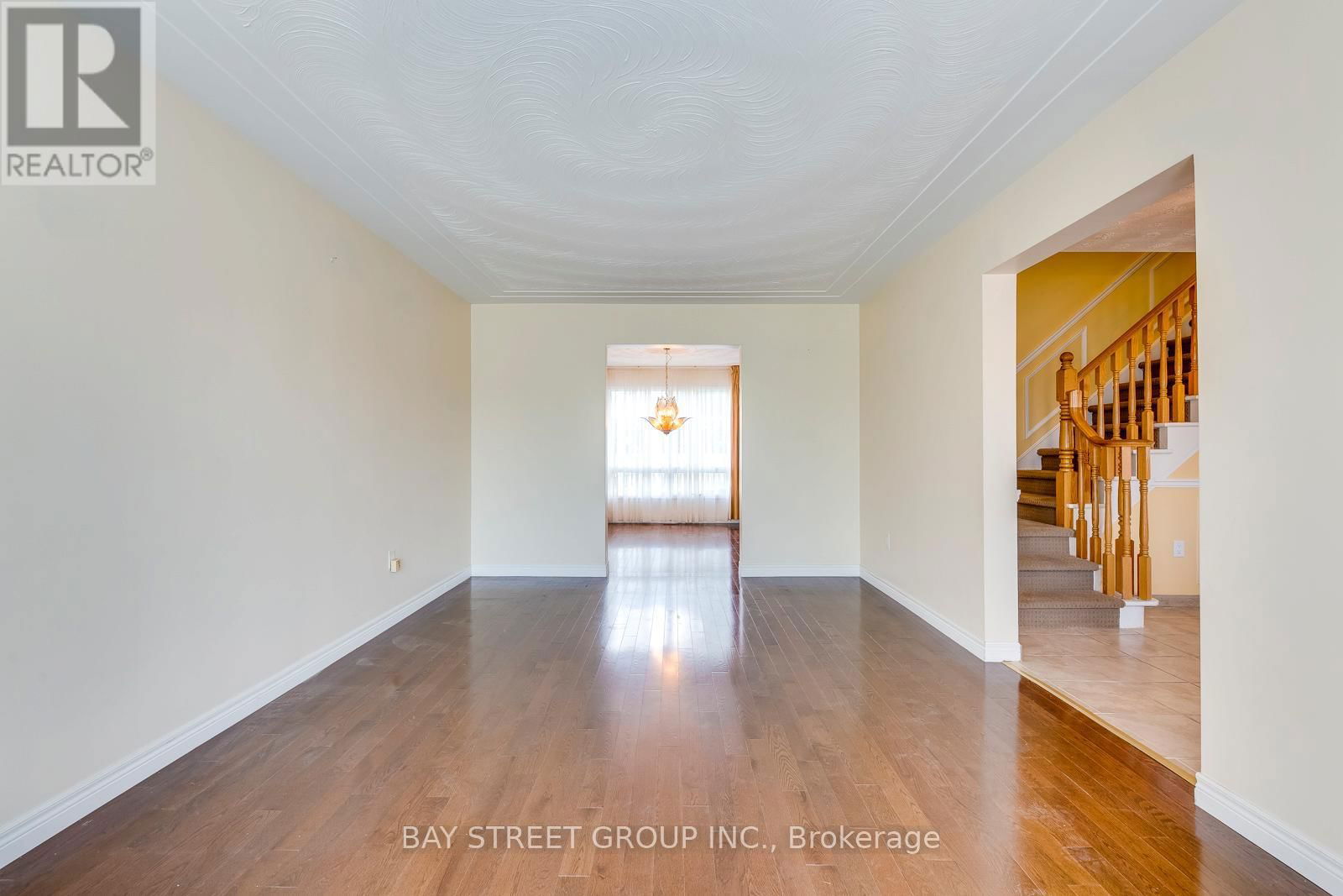 55 MILANO COURT Image 7