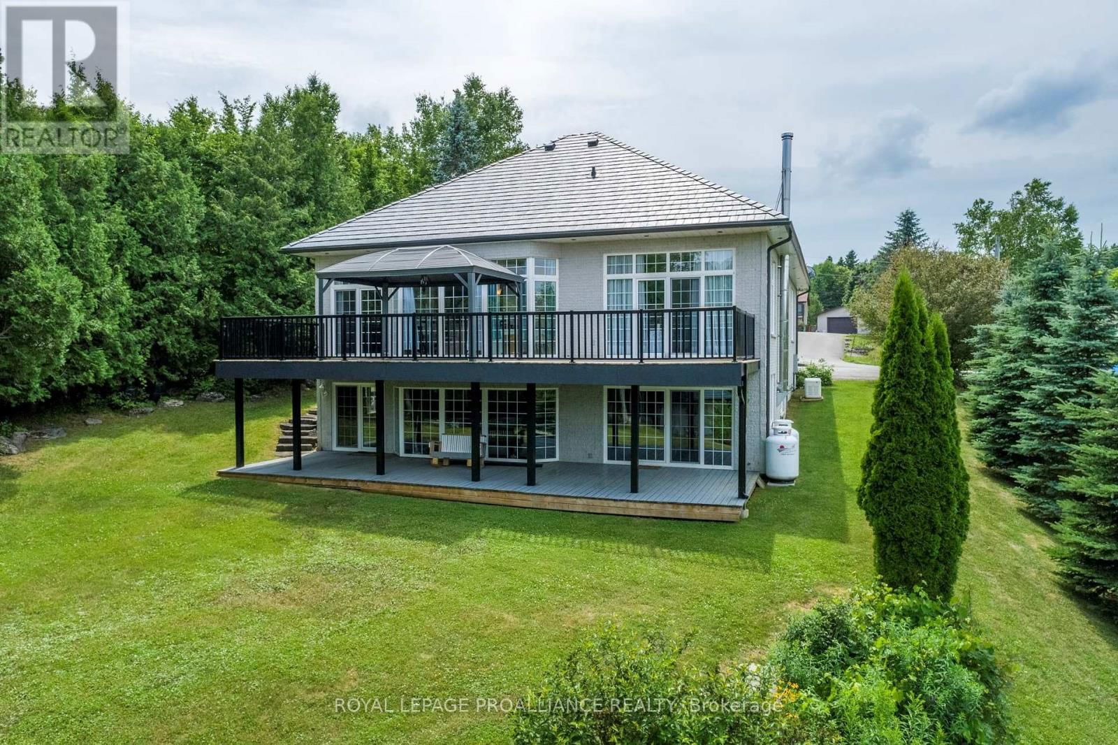 137 SUMCOT DRIVE Image 1