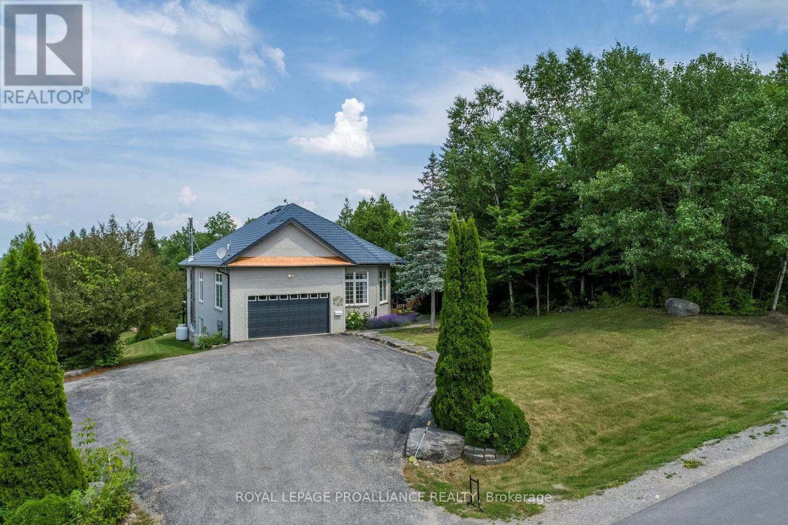 137 SUMCOT DRIVE Image 32