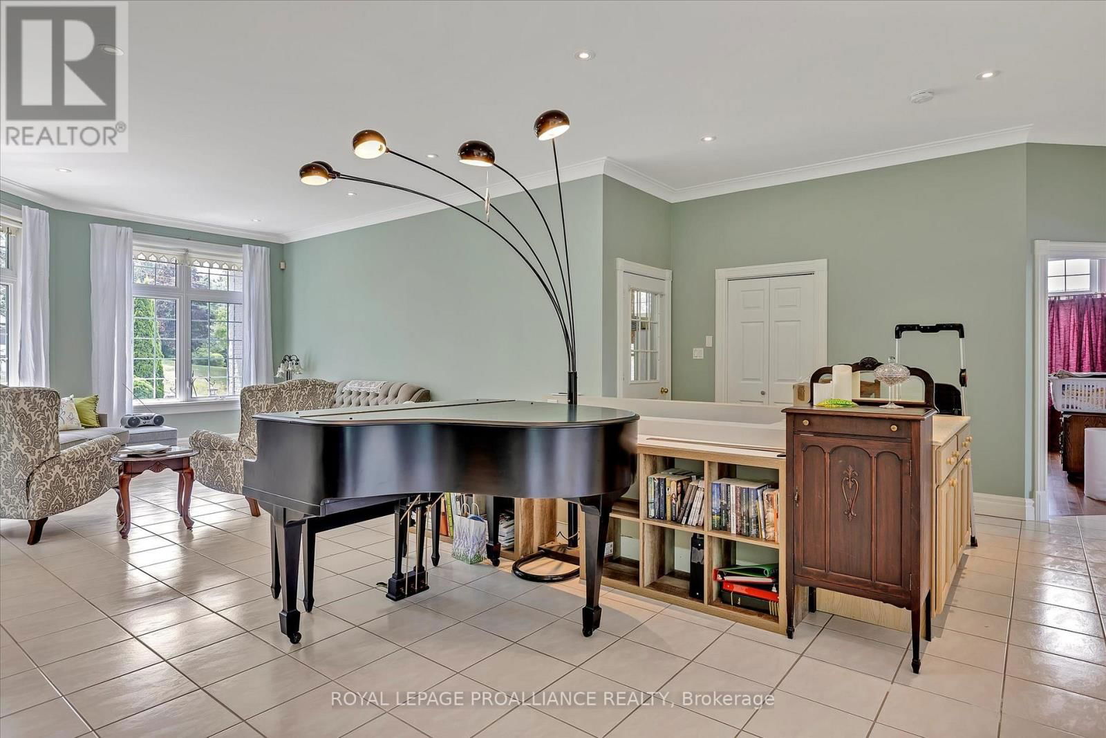 137 SUMCOT DRIVE Image 6
