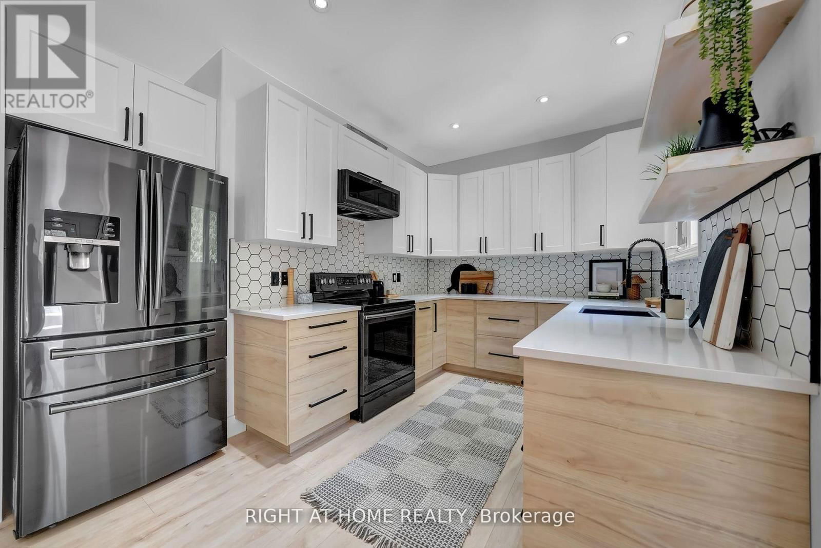 47 MEADOWLAND DRIVE Image 12