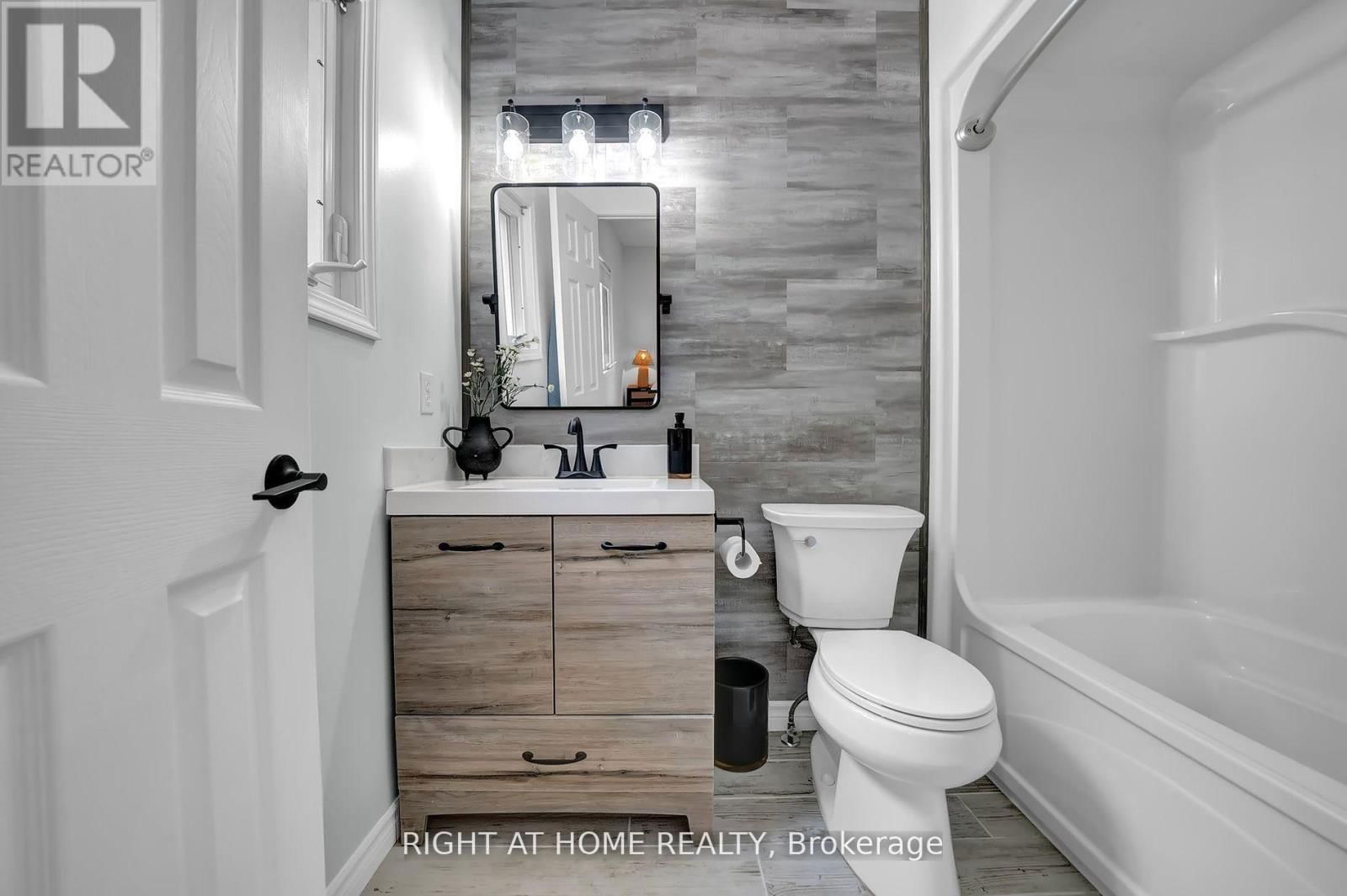47 MEADOWLAND DRIVE Image 19