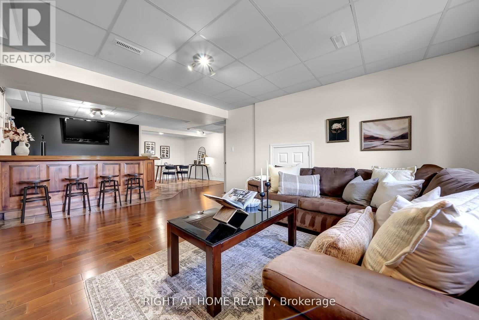 47 MEADOWLAND DRIVE Image 26
