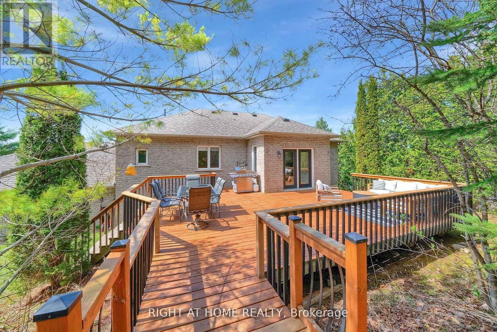 47 MEADOWLAND DRIVE Image 34