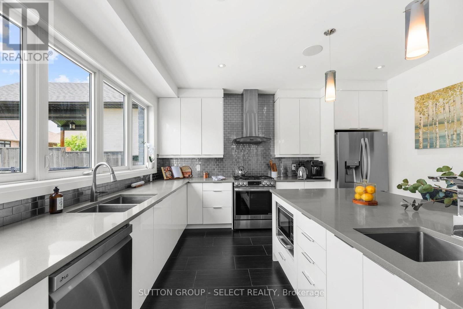 710 HICKORYRIDGE COMMON Image 10