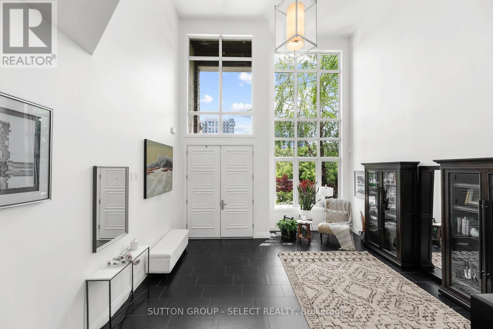 710 HICKORYRIDGE COMMON Image 13