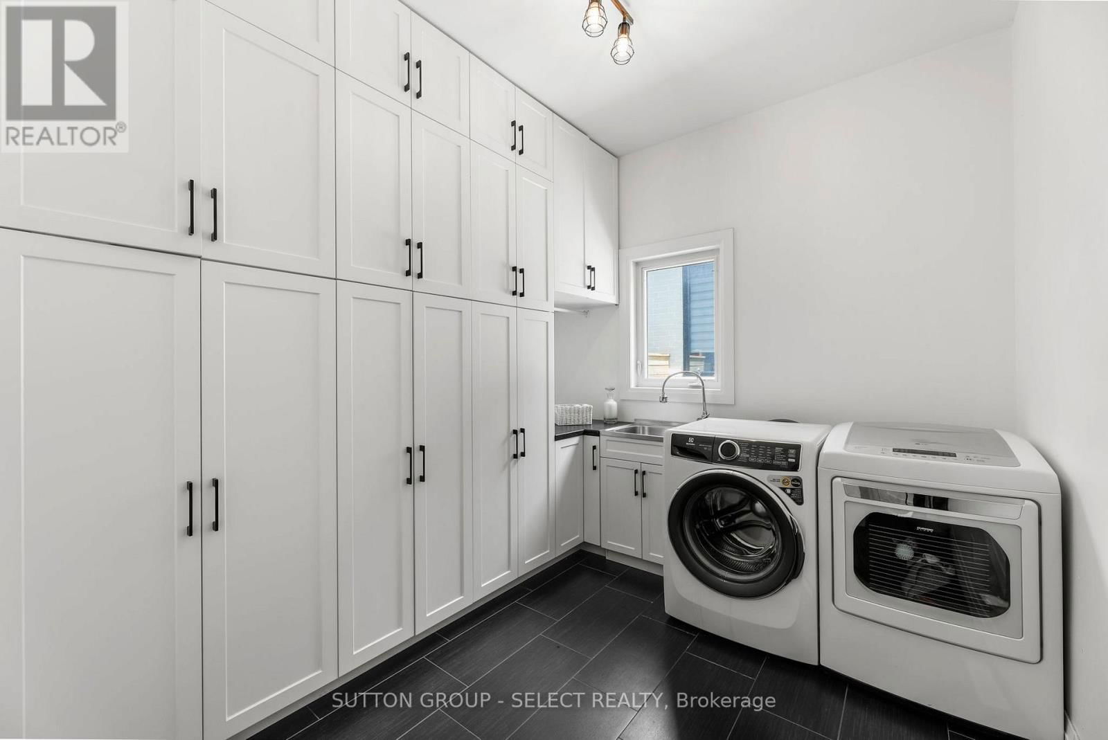710 HICKORYRIDGE COMMON Image 17