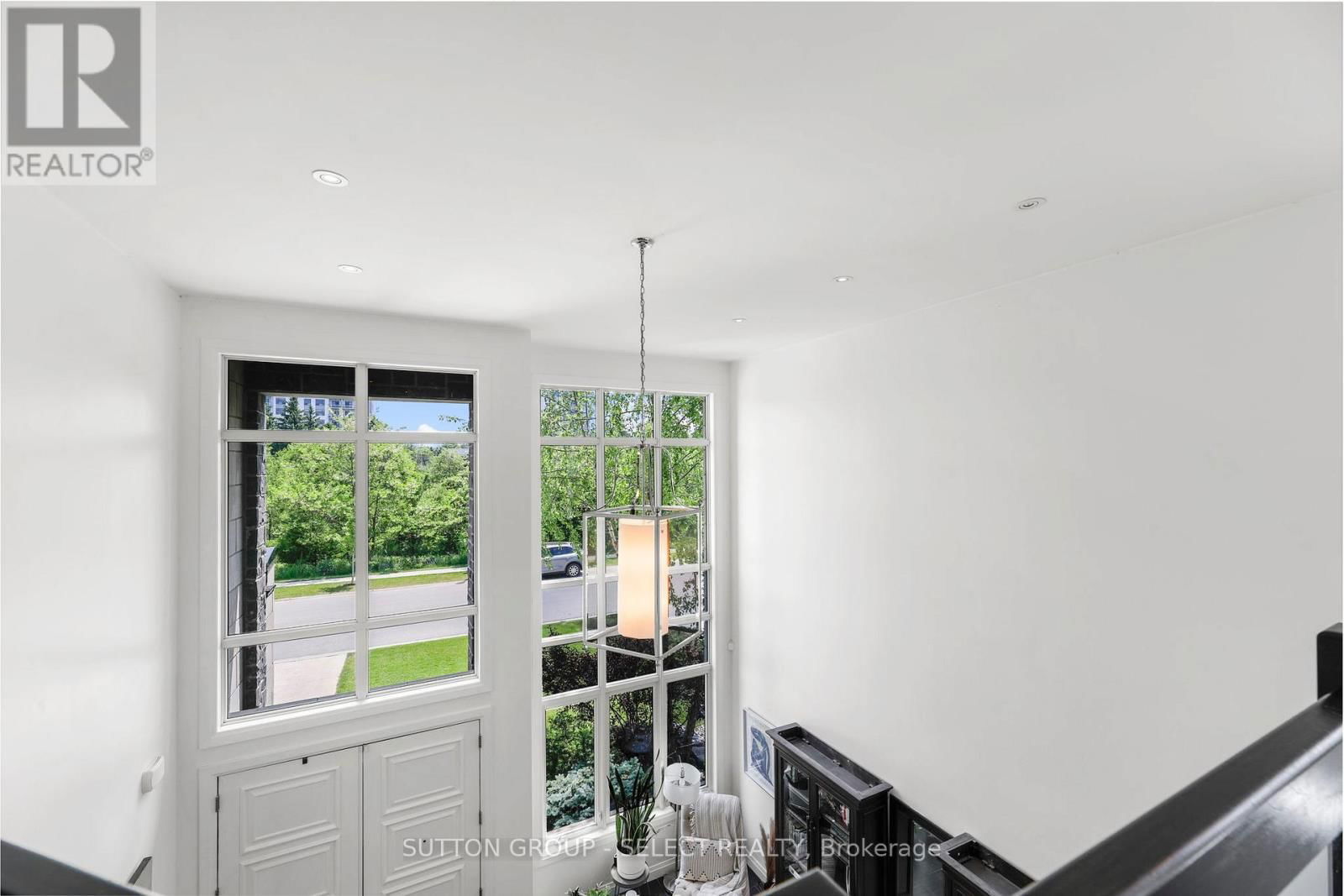 710 HICKORYRIDGE COMMON Image 19
