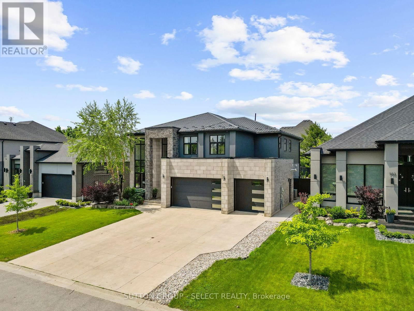 710 HICKORYRIDGE COMMON Image 2