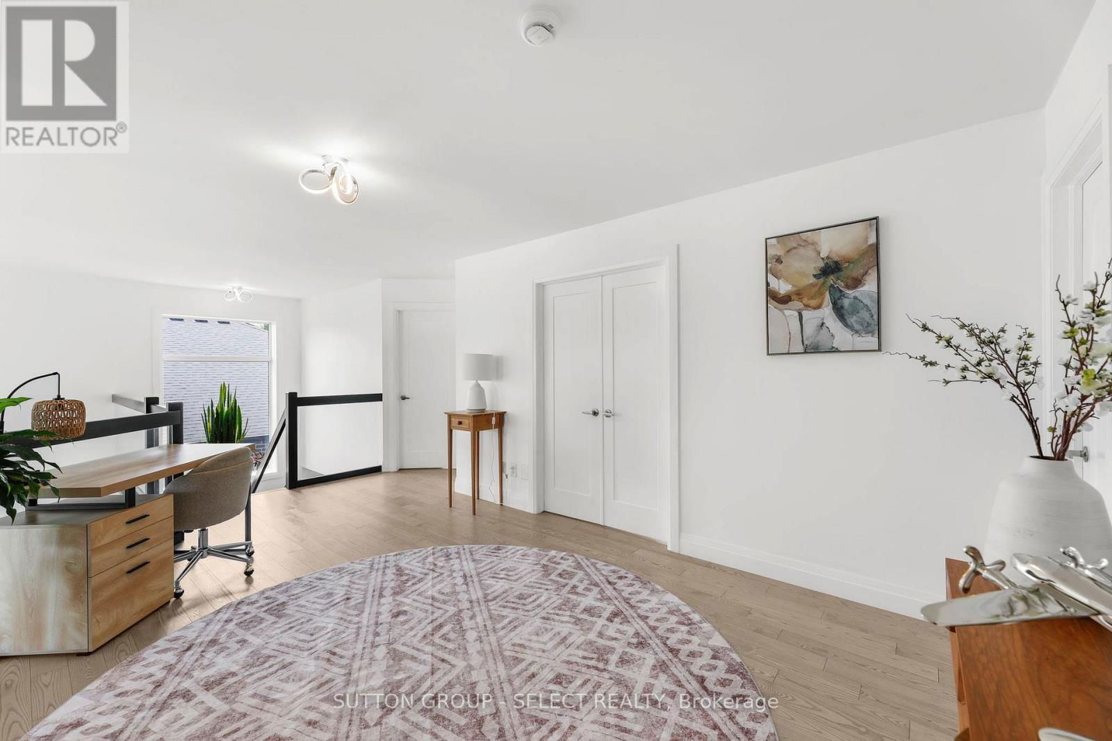 710 HICKORYRIDGE COMMON Image 20