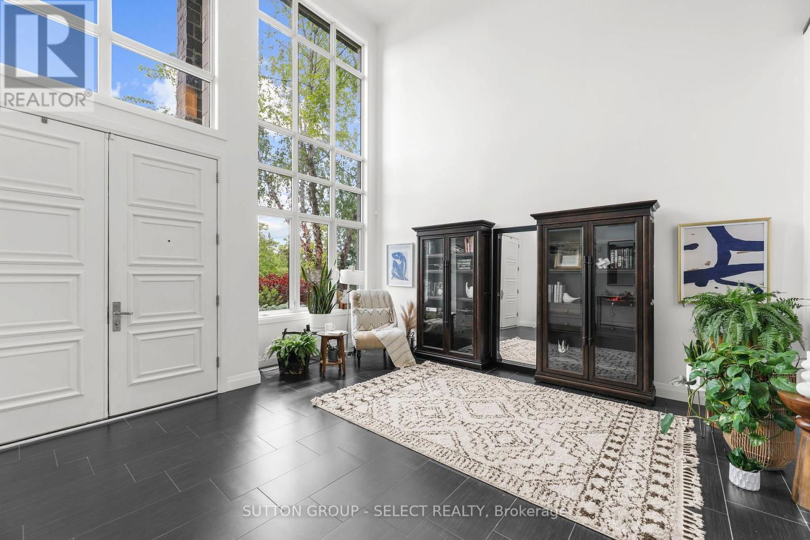 710 HICKORYRIDGE COMMON Image 3