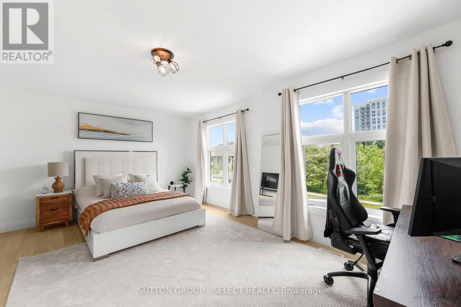 710 HICKORYRIDGE COMMON Image 33
