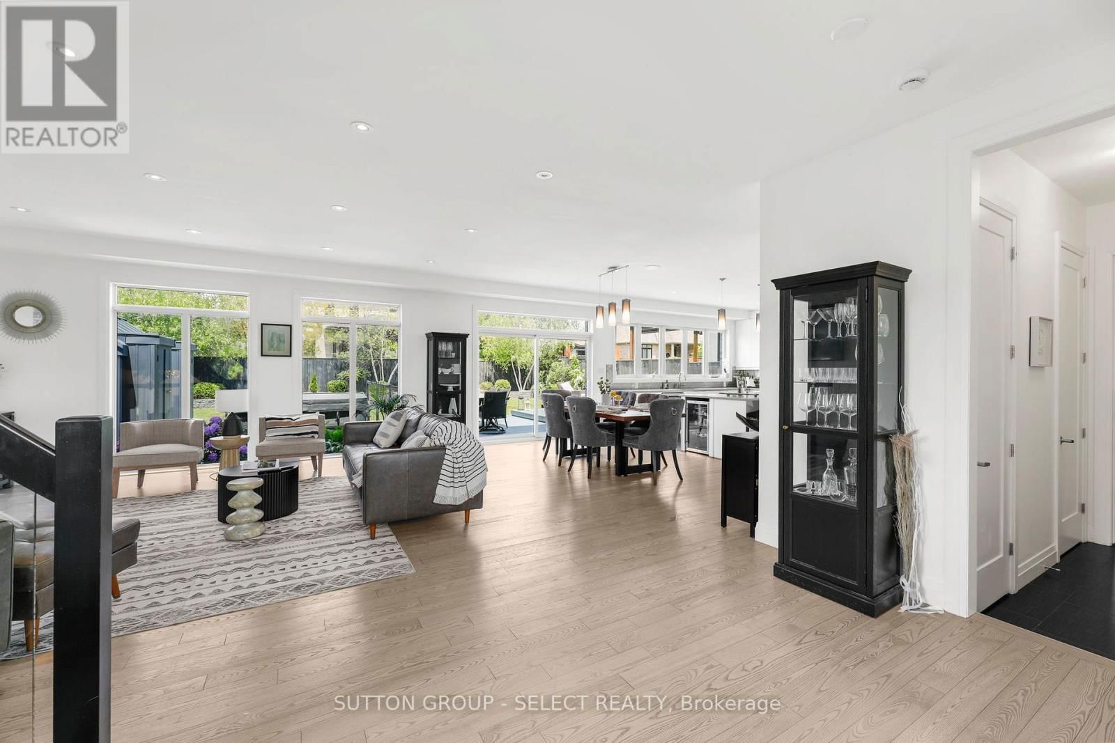 710 HICKORYRIDGE COMMON Image 5