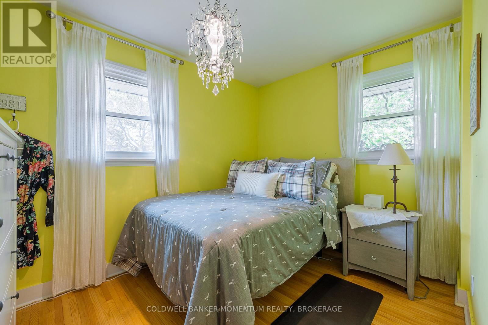 7 OVERHOLT STREET Image 31