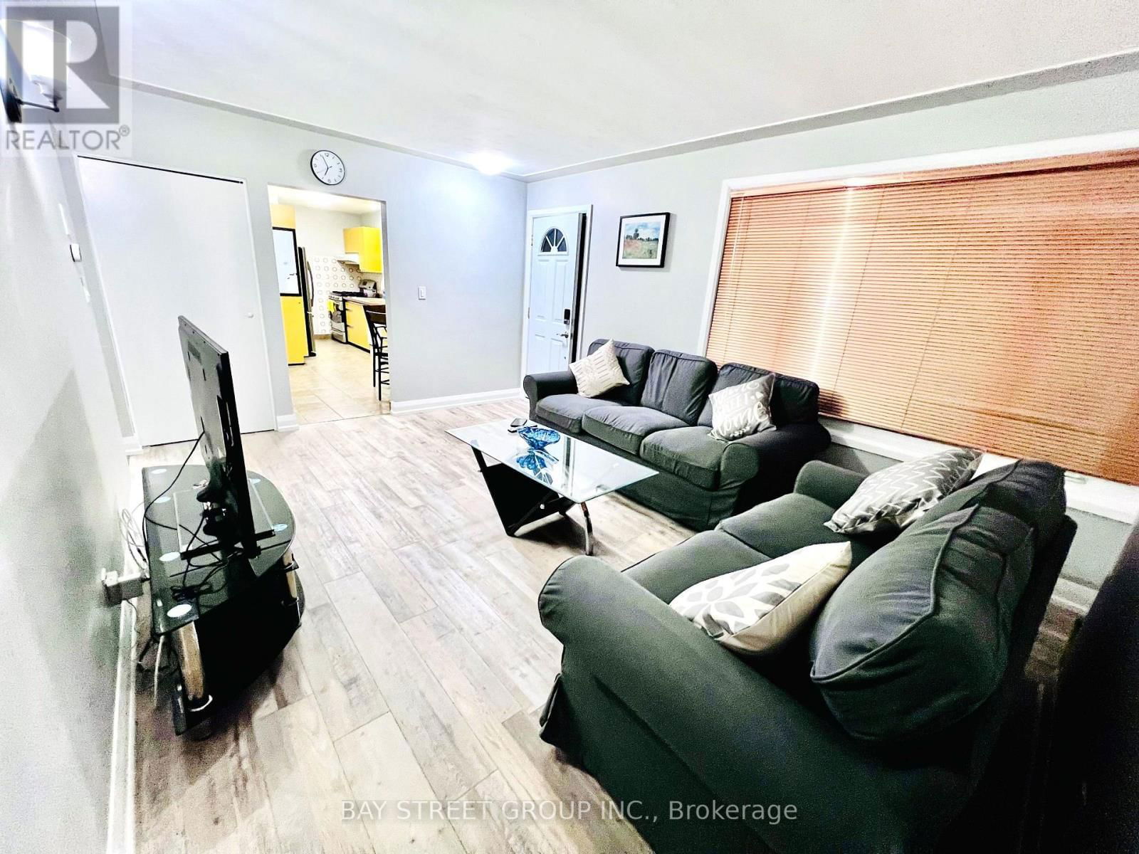 Upper - 34 STANLEY AVENUE Image 12