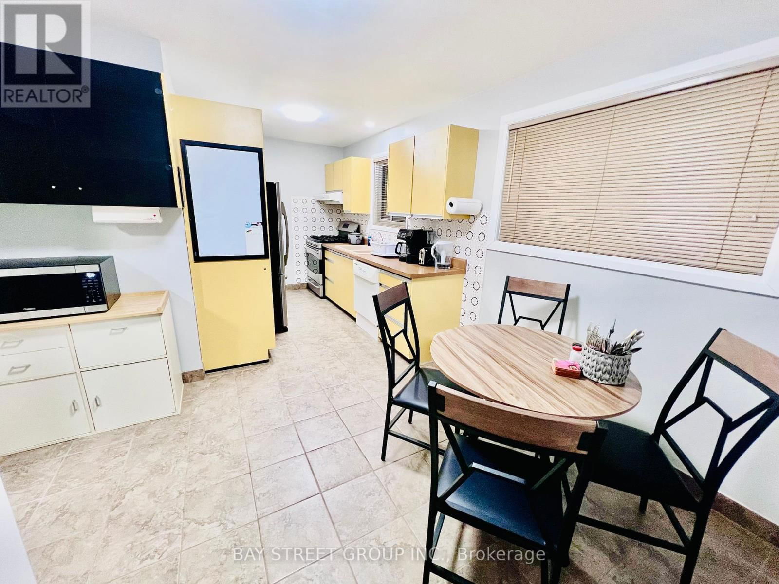 Upper - 34 STANLEY AVENUE Image 16