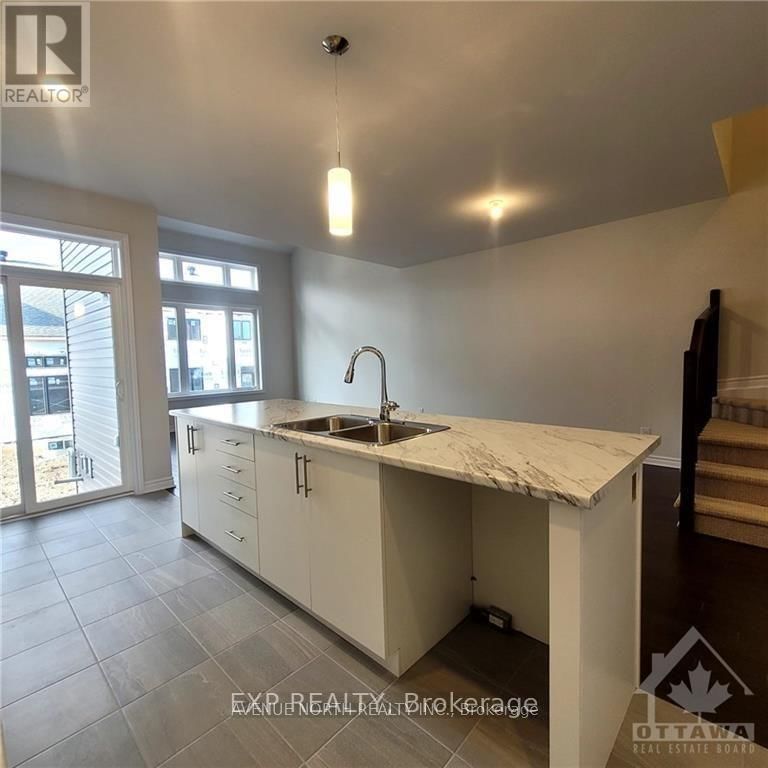 1013 KIJIK CRESCENT Image 4