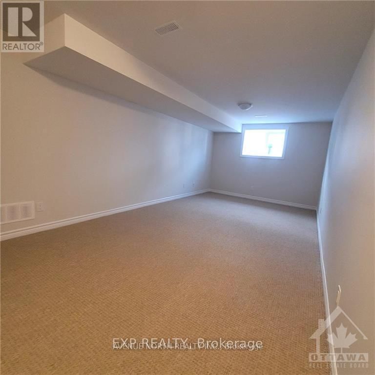 1013 KIJIK CRESCENT Image 8