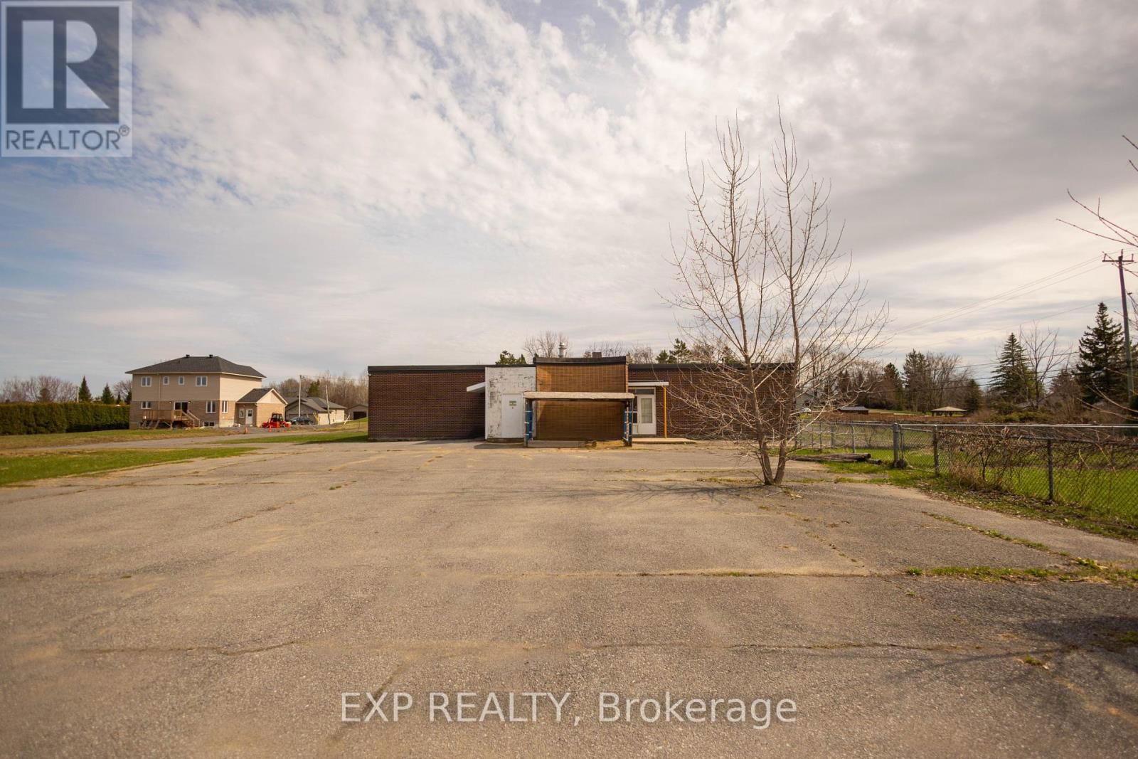 581 CHERYL STREET Image 10