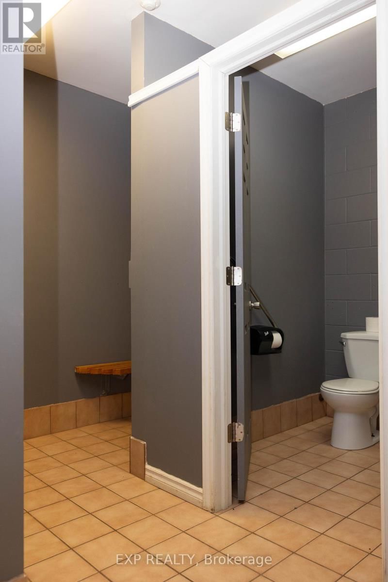 581 CHERYL STREET Image 22