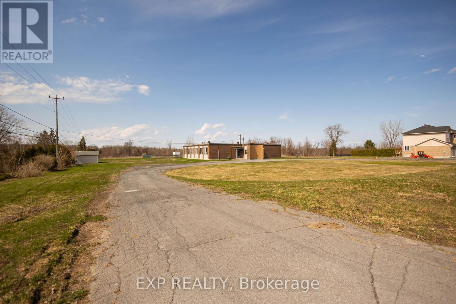 581 CHERYL STREET Image 3