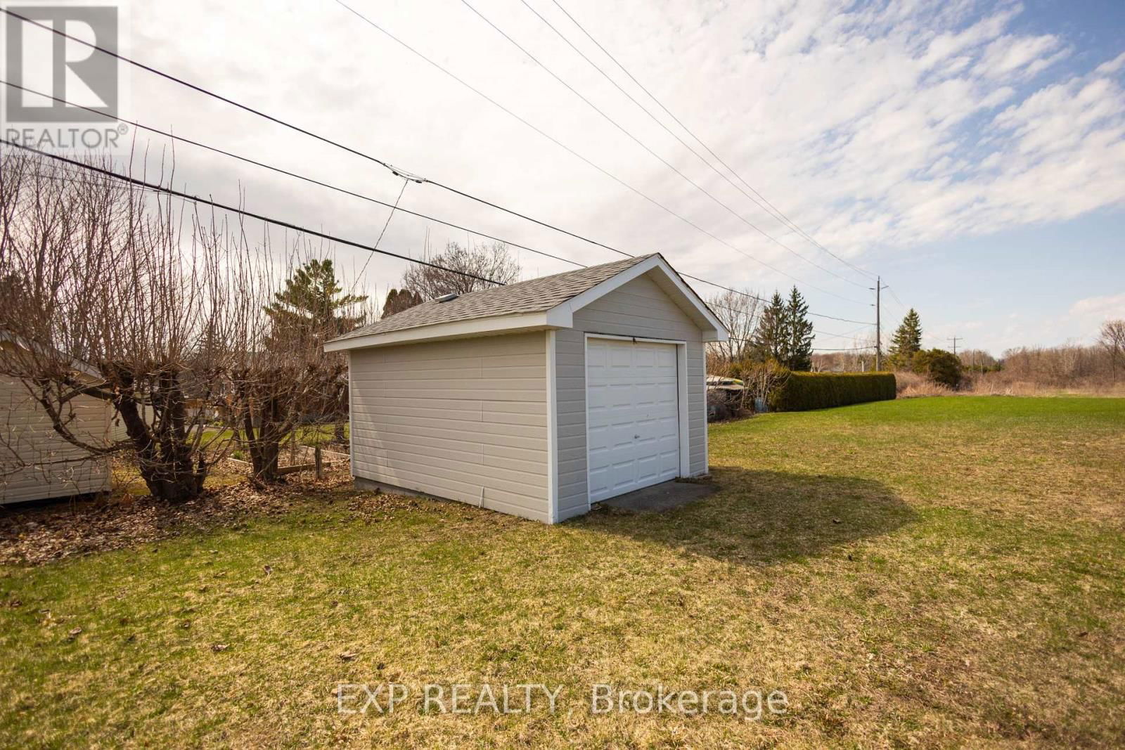 581 CHERYL STREET Image 6