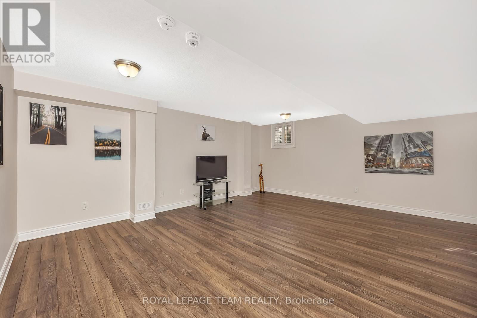3243 HARVESTER CRESCENT Image 38