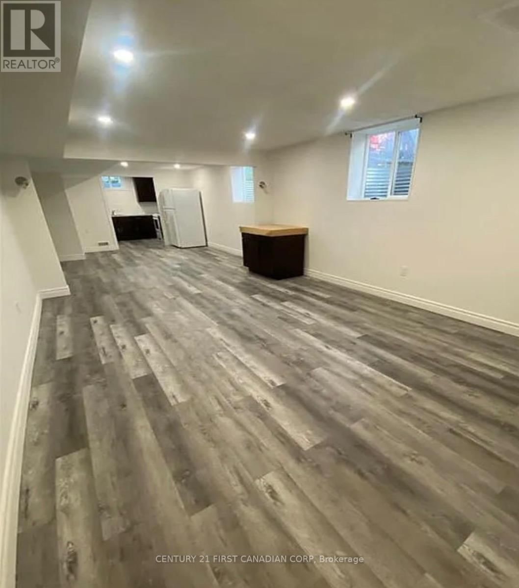 UNIT B - 80 CLIFTON CRESCENT Image 10