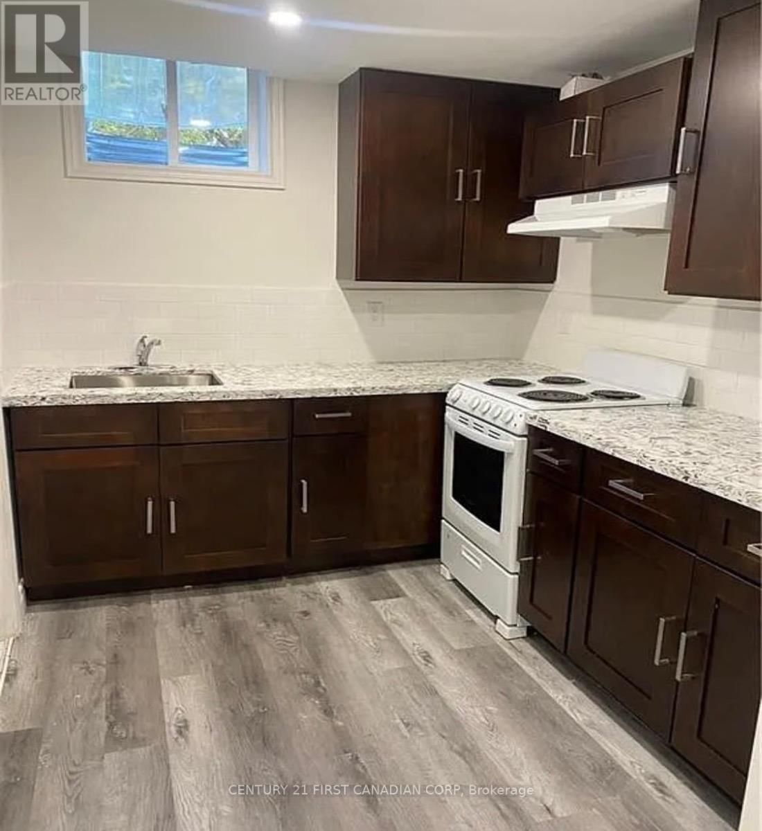 UNIT B - 80 CLIFTON CRESCENT Image 15