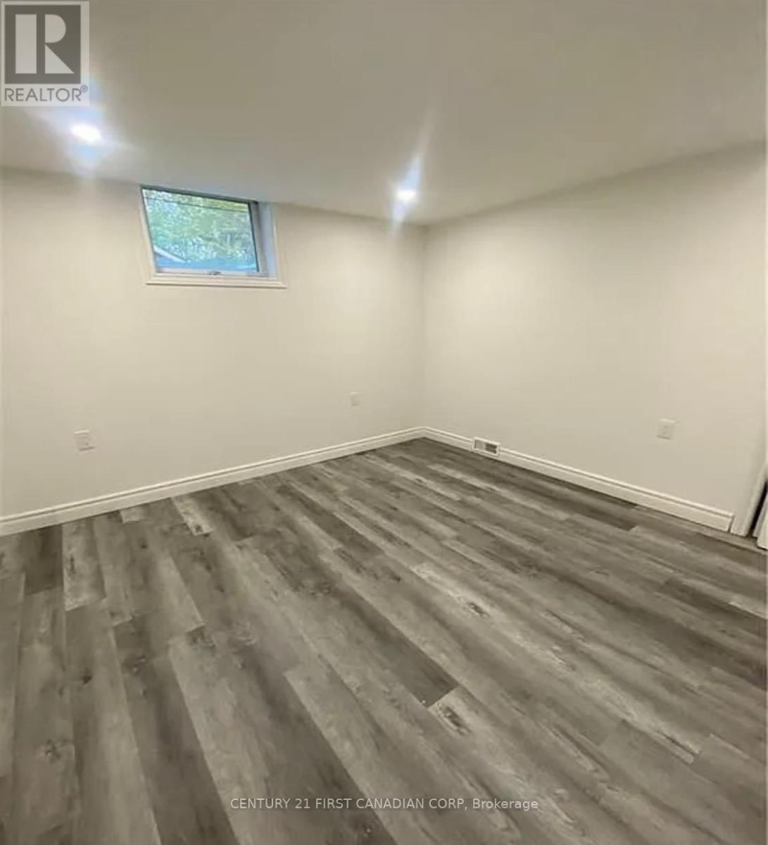 UNIT B - 80 CLIFTON CRESCENT Image 9