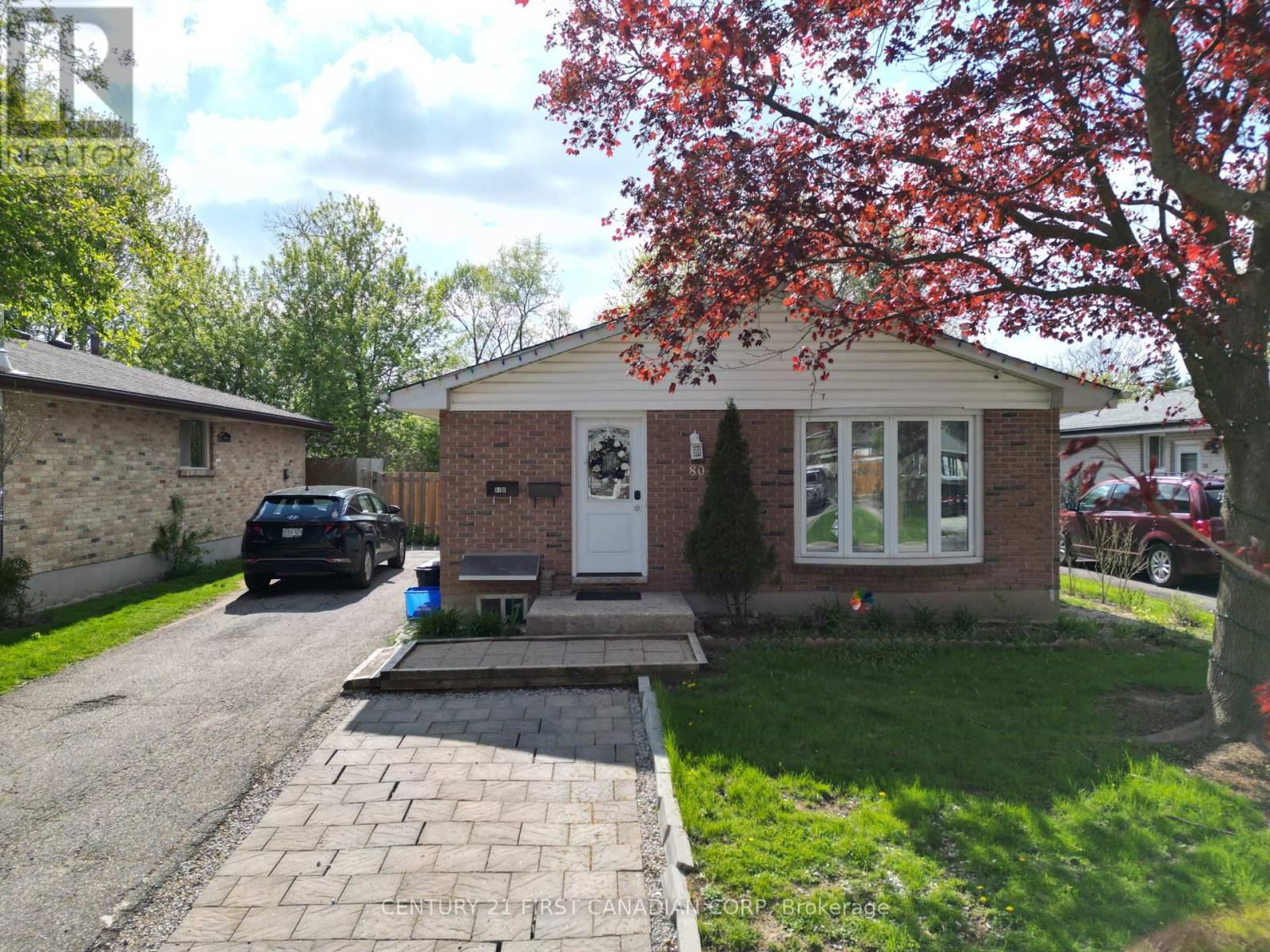 UNIT A - 80 CLIFTON CRESCENT Image 1