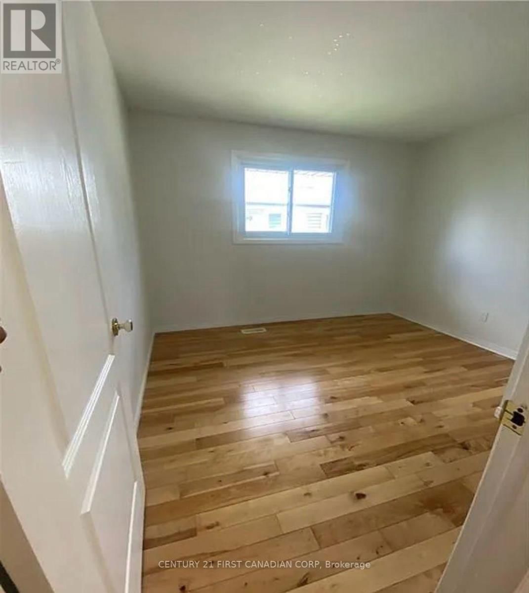 UNIT A - 80 CLIFTON CRESCENT Image 13
