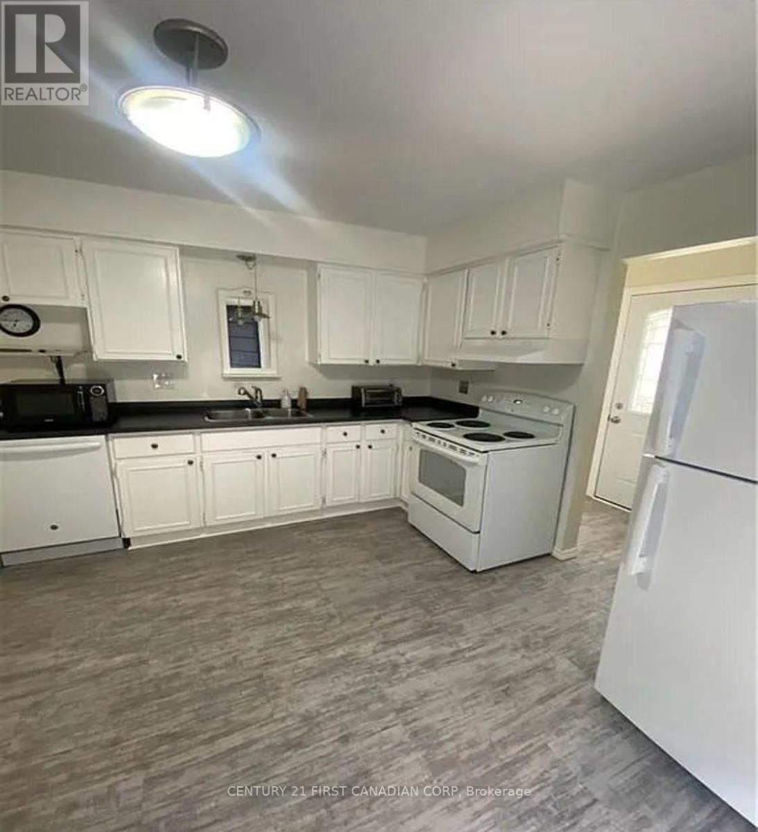 UNIT A - 80 CLIFTON CRESCENT Image 16