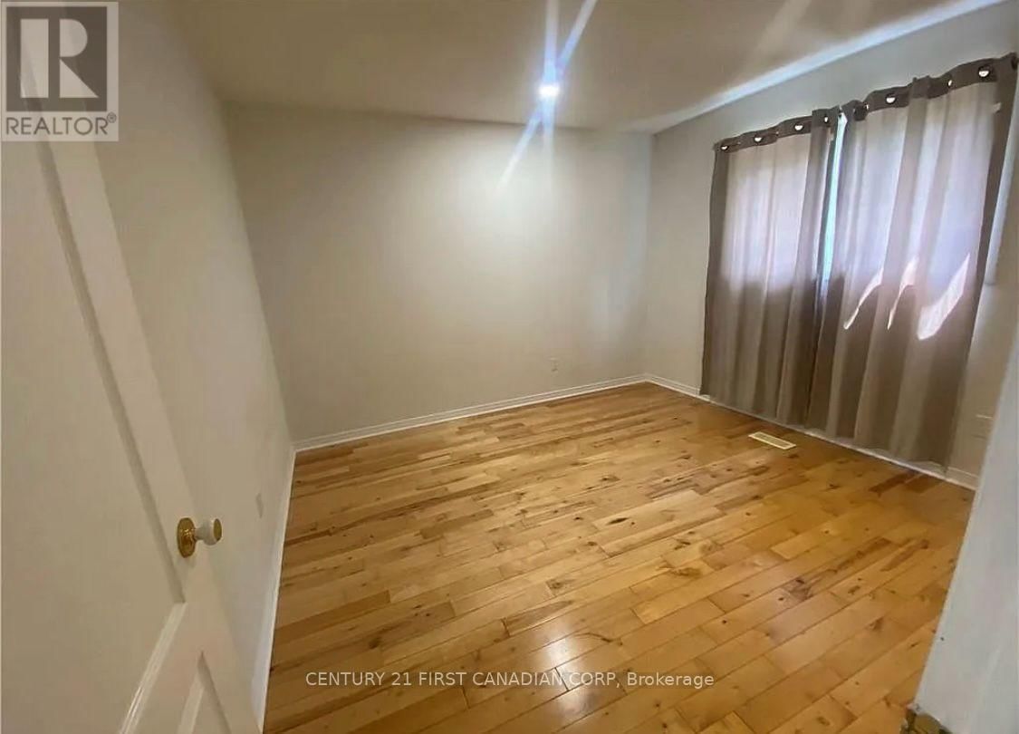 UNIT A - 80 CLIFTON CRESCENT Image 5
