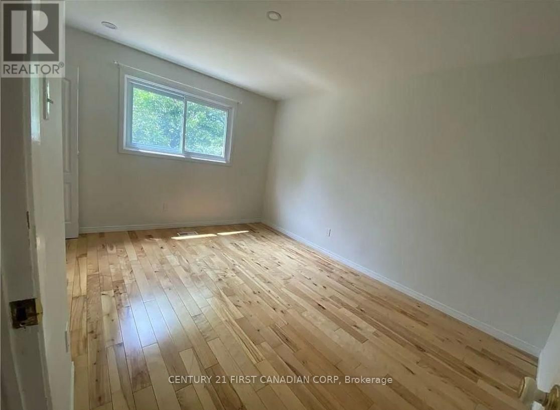 UNIT A - 80 CLIFTON CRESCENT Image 8