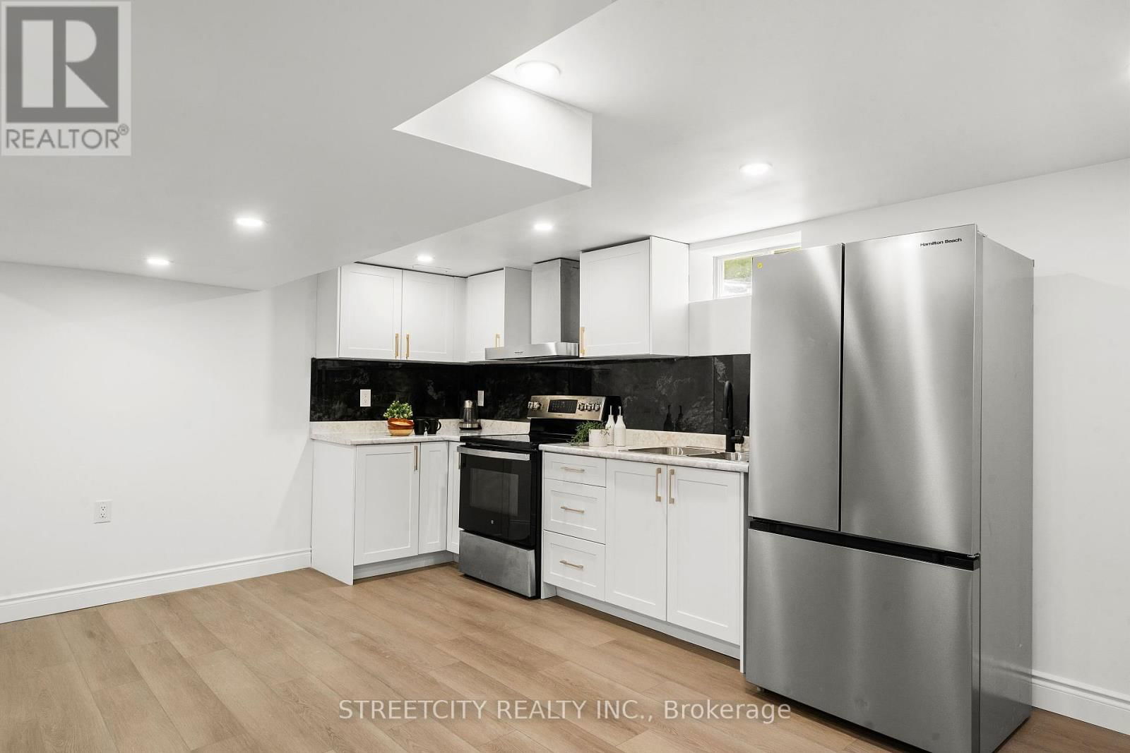 79 GLASS AVENUE Image 26