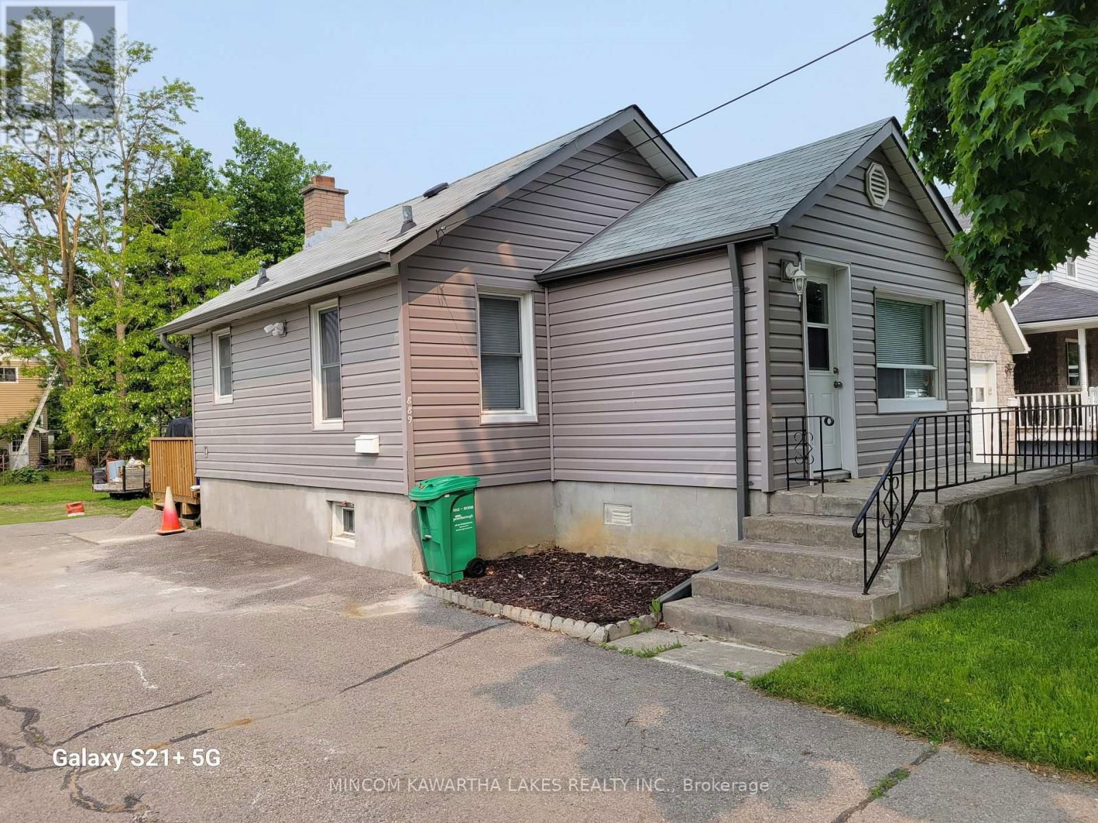 889 WESTERN AVENUE Image 1