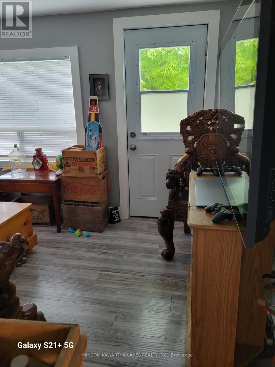 889 WESTERN AVENUE Image 15