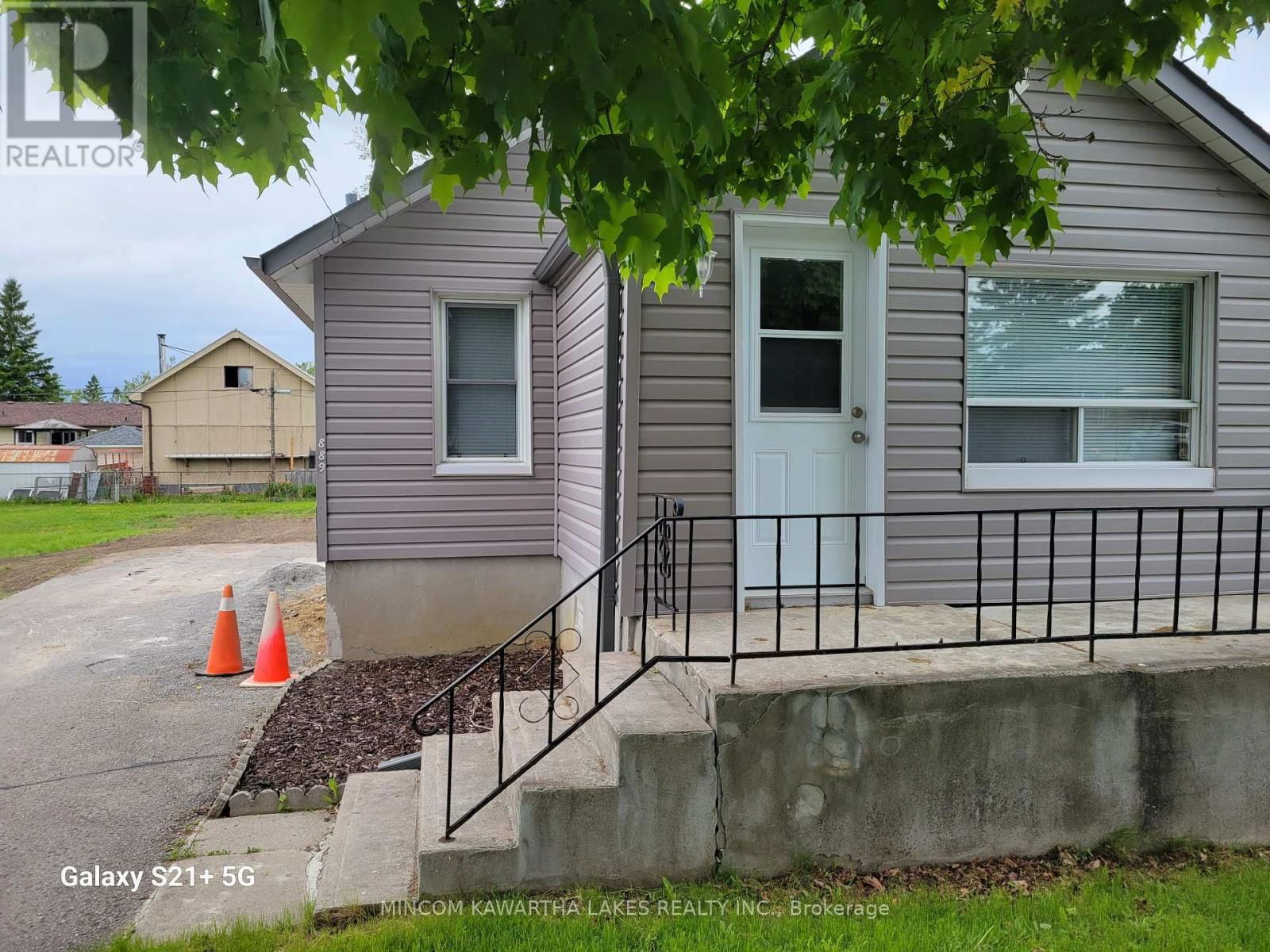 889 WESTERN AVENUE Image 3