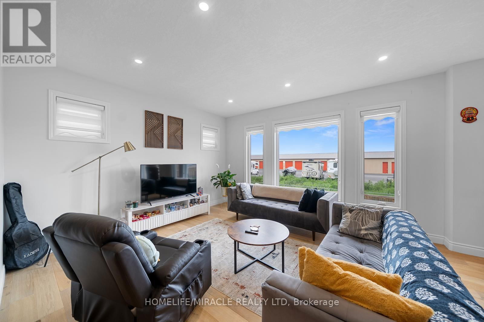 260 HOLDEN STREET Image 11
