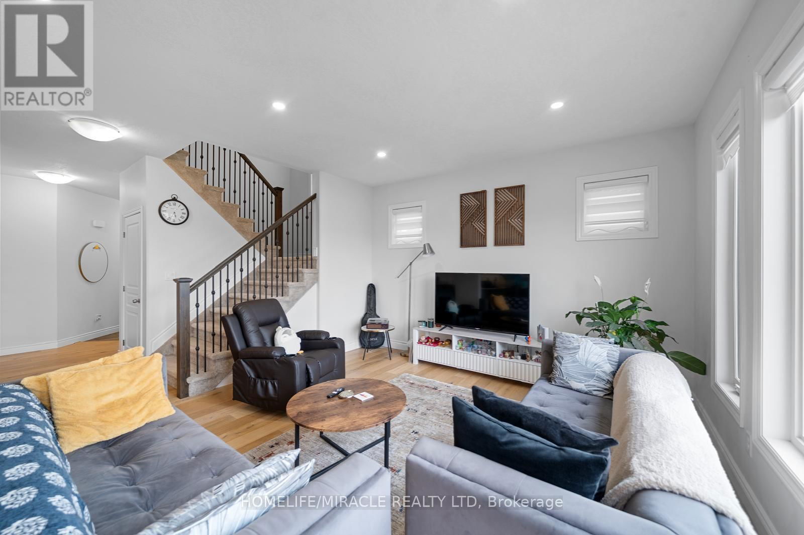 260 HOLDEN STREET Image 12