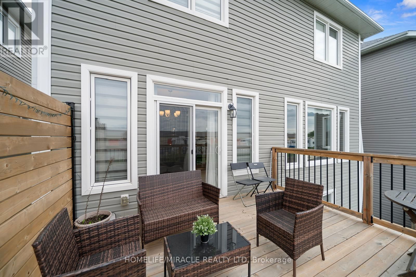 260 HOLDEN STREET Image 18