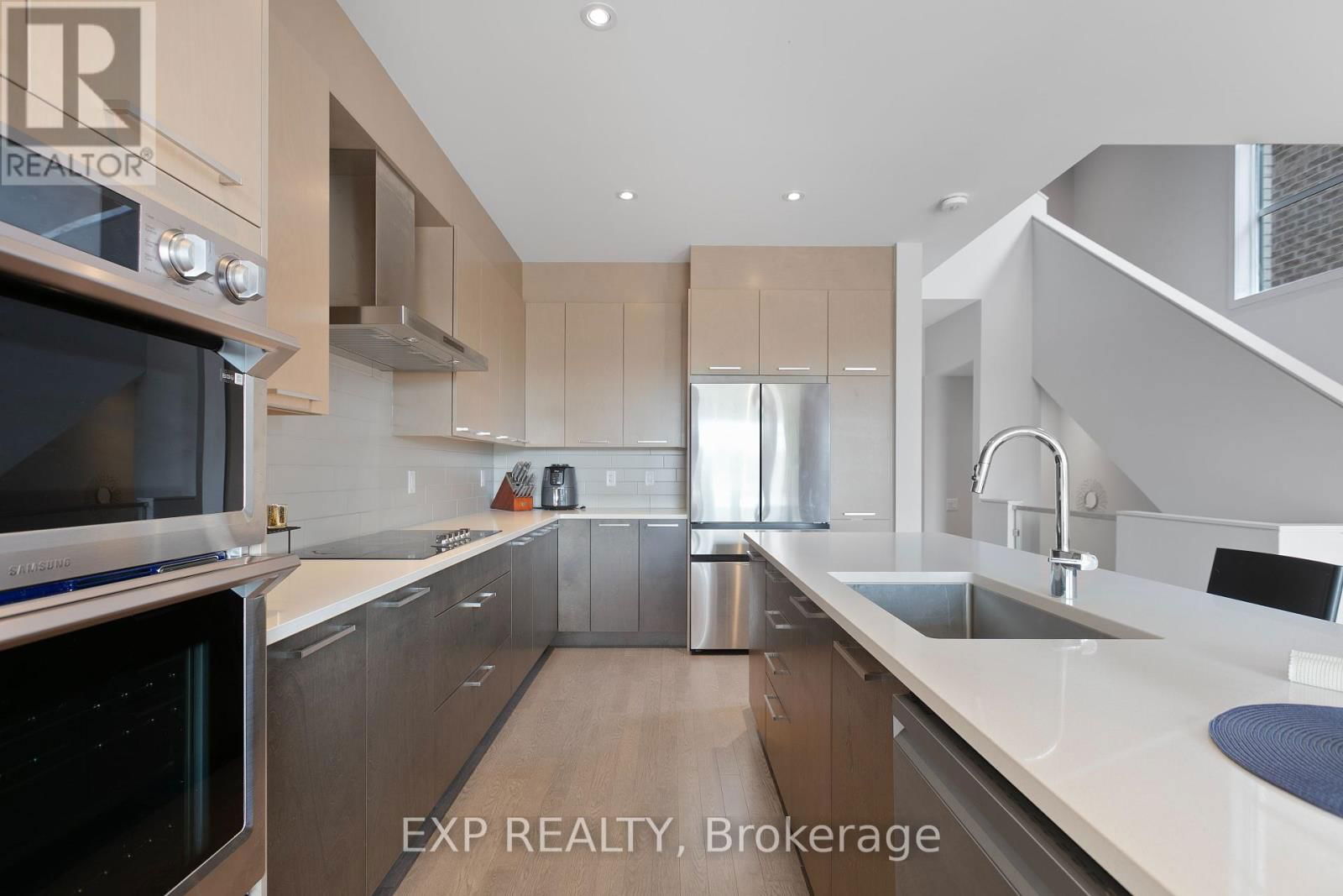244 SHUTTLEWORTH DRIVE Image 13