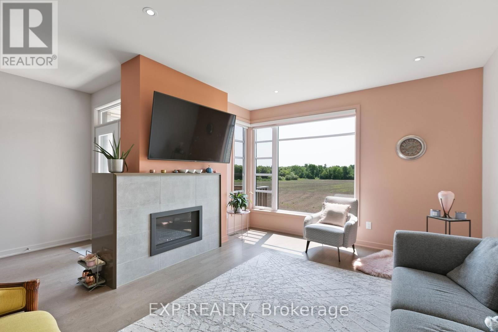 244 SHUTTLEWORTH DRIVE Image 15