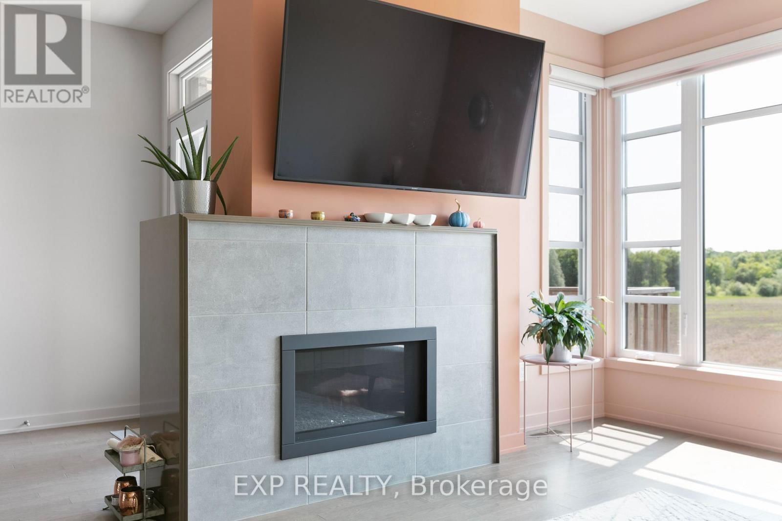 244 SHUTTLEWORTH DRIVE Image 17