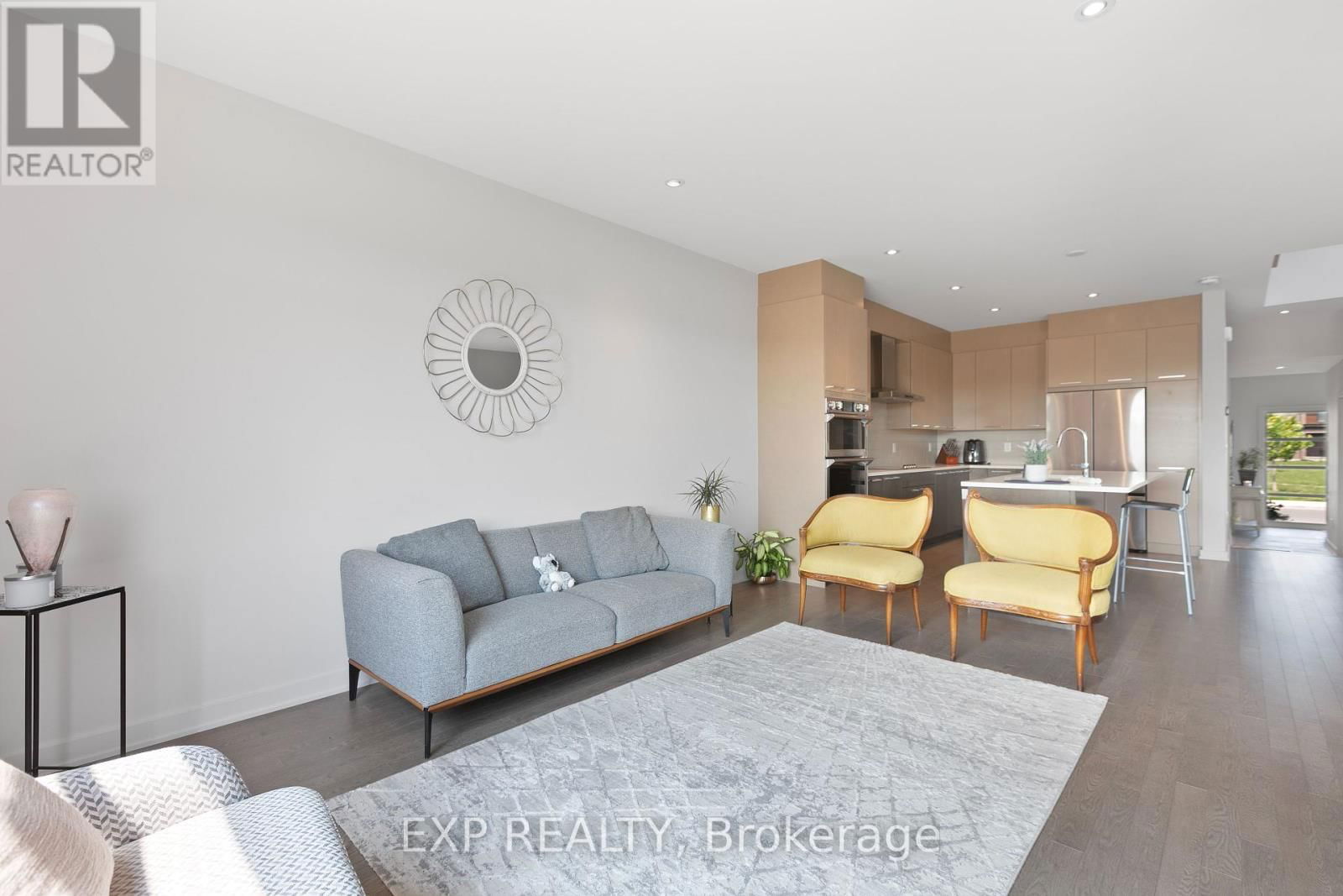 244 SHUTTLEWORTH DRIVE Image 18