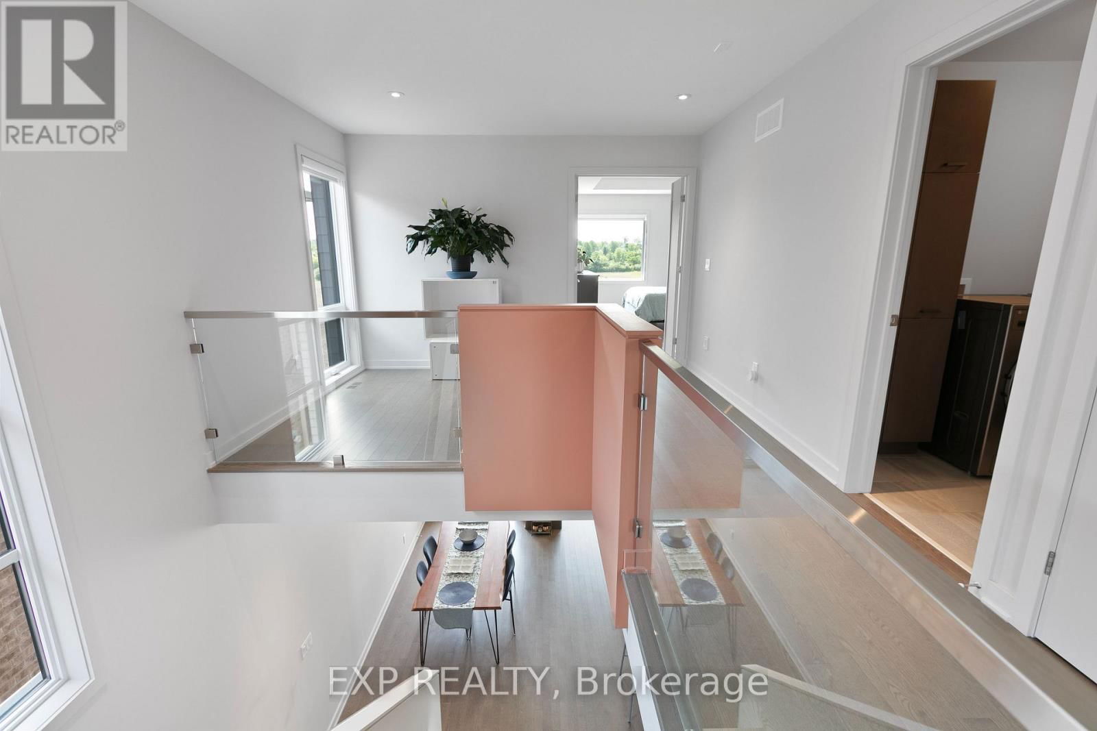 244 SHUTTLEWORTH DRIVE Image 24