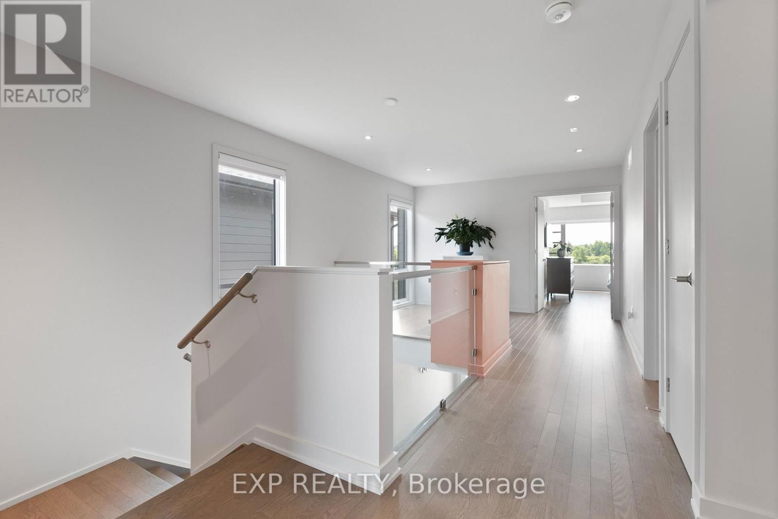 244 SHUTTLEWORTH DRIVE Image 25