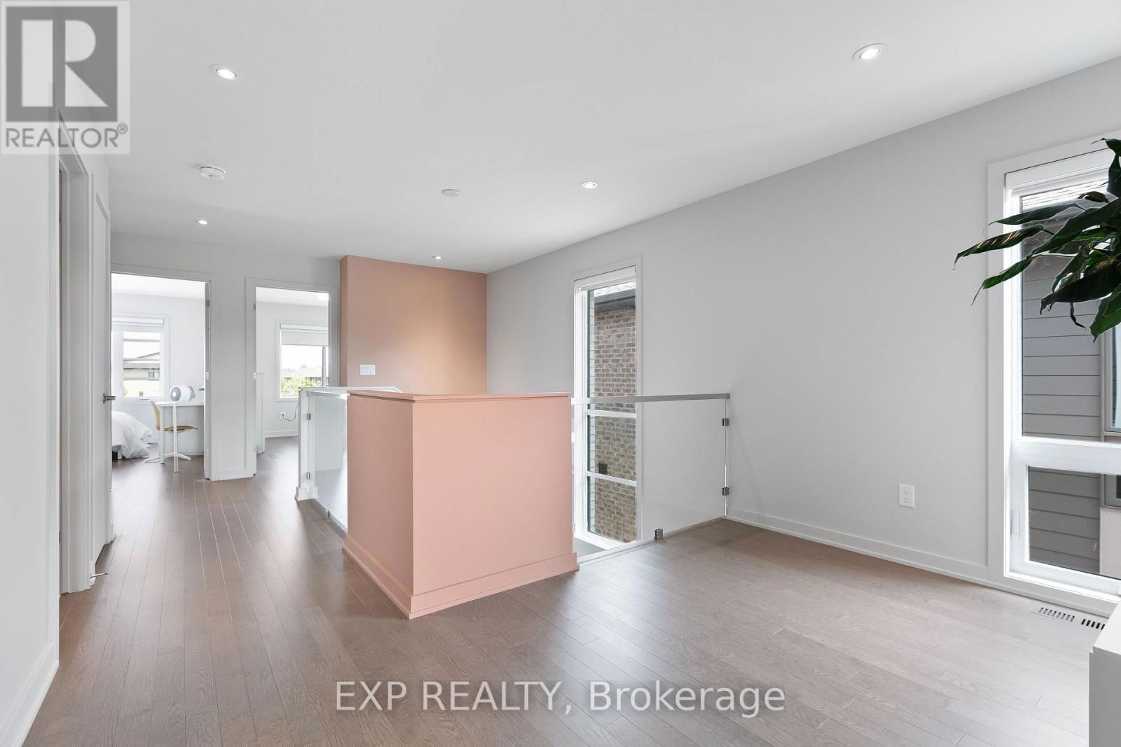244 SHUTTLEWORTH DRIVE Image 26